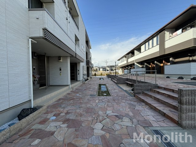 南海泉北線 和泉中央駅 徒歩18分 3階建 築8年の外観写真