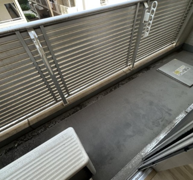 バルコニー　別部屋同仕様反転写真