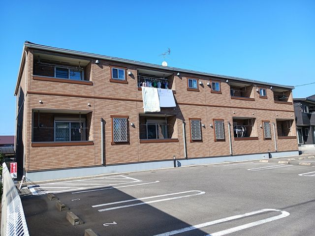 ファミールK山崎