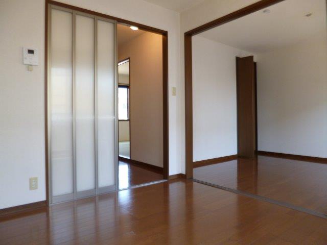 キッチン　ダイニングキッチン