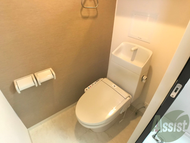 トイレ　ウォシュレット付きのトイレです。シャワートイレは日本の宝。