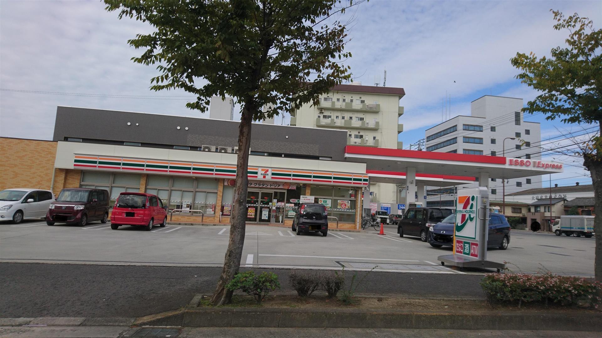 コンビニ　セブンイレブン高松上福岡町店（コンビニ）まで467m