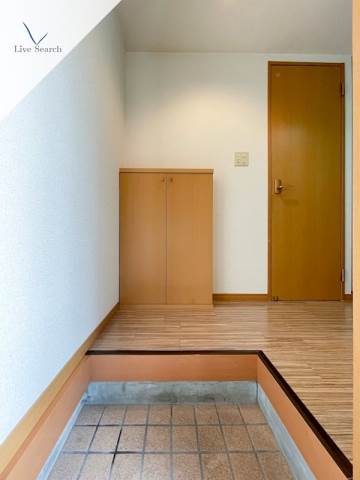 ピュア高宮参番館の玄関写真