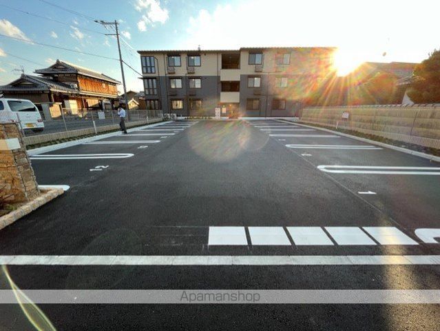 駐車場　駐車場