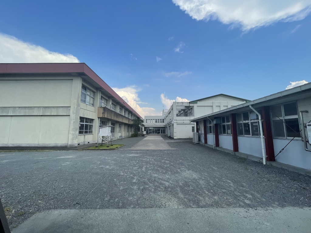小学校　朝倉市立馬田小学校（小学校）まで90m