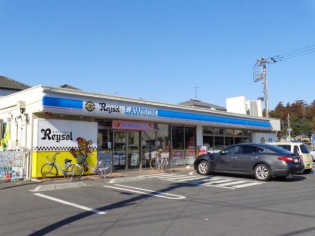コンビニ　ローソン柏名戸ケ谷一丁目店（コンビニ）まで705m