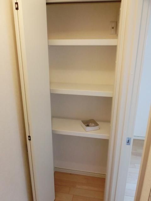 その他設備　★階段を上がったところにある収納です★