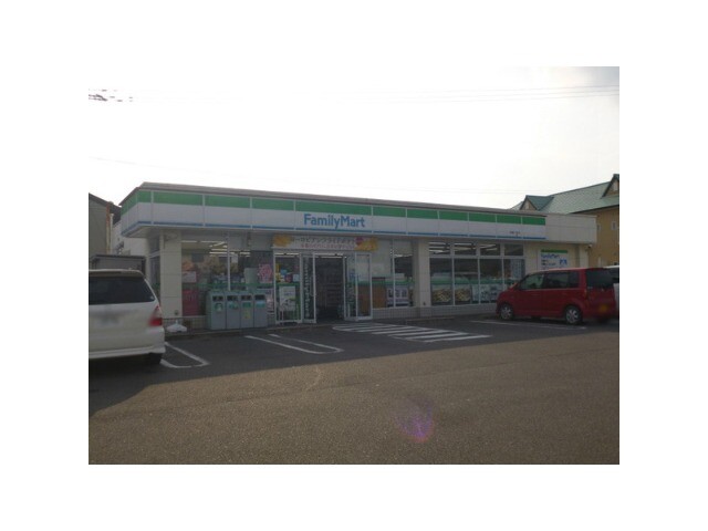 コンビニ　ファミリーマート武雄八並店（コンビニ）まで239m