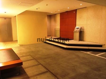 東京メトロ日比谷線 六本木駅 徒歩5分 8階建 築18年の外観写真