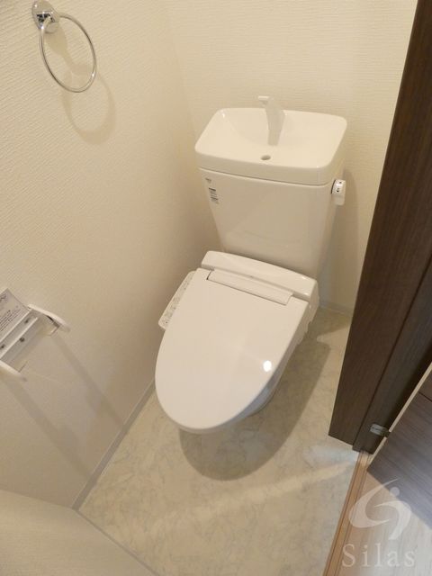 阪神電鉄阪神なんば線 出来島駅 徒歩2分 3階建 築8年のトイレ写真