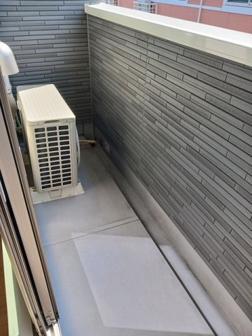 バルコニー　開放的で明るい空間を演出してくれるバルコニーです