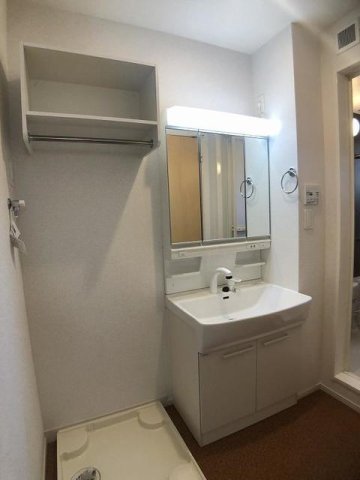洗面設備　使いやすい洗面所です
