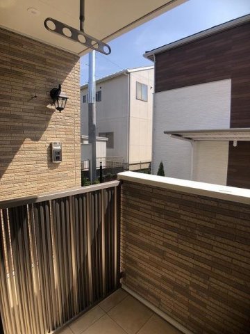 バルコニー　陽当たり良好なバルコニーです