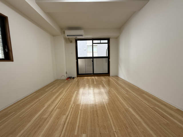 シャルム久屋の居間写真