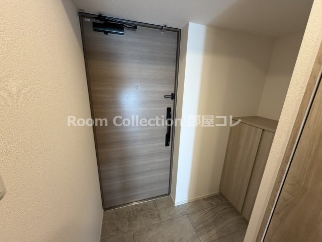 玄関　※同物件他部屋写真 反転、色違いの場合有 現況優先