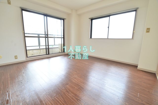 居室・リビング　6.5帖のお部屋です。