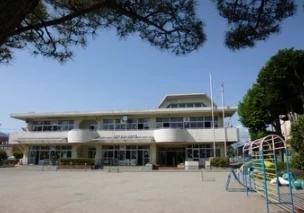 幼稚園・保育園　つつじ幼稚園（幼稚園・保育園）まで210m