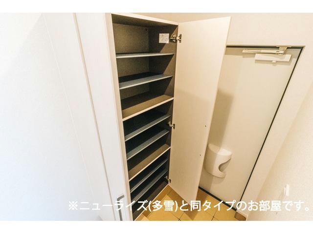 ＪＲ只見線 西若松駅 徒歩10分 2階建 新築の玄関写真