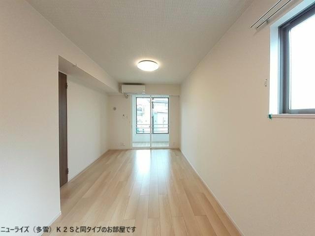 ＪＲ只見線 西若松駅 徒歩10分 2階建 新築の居間写真