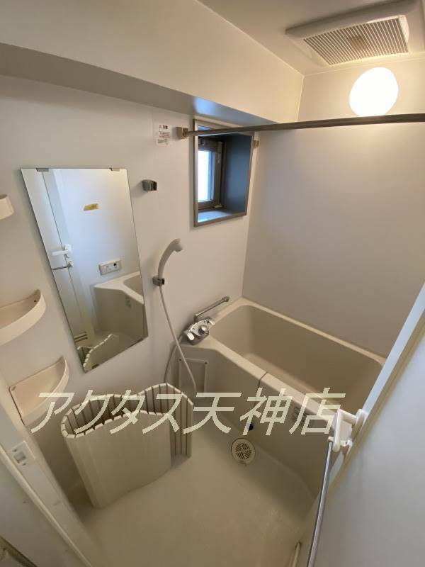 バス・シャワールーム　窓がり湿気対策もバッチリです。