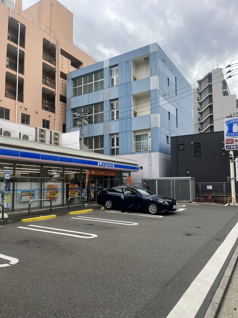 コンビニ　ローソン博多古門戸町店（コンビニ）まで121m