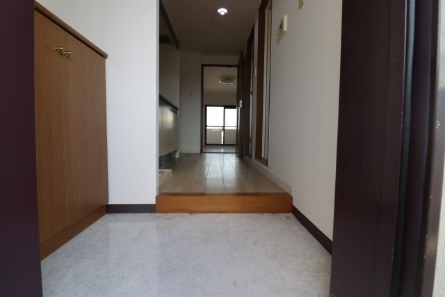 玄関　同物件別部屋