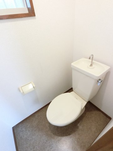 ＪＲ内房線 姉ケ崎駅 徒歩23分 2階建 築37年のトイレ写真