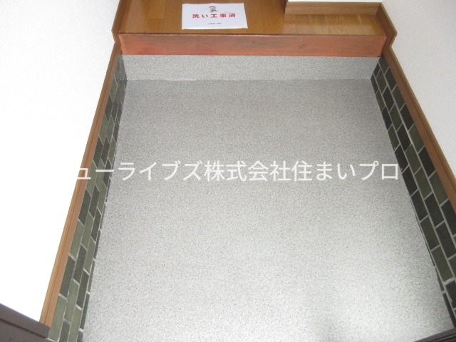 京阪本線 寝屋川市駅 徒歩12分 1階建 築62年の玄関写真