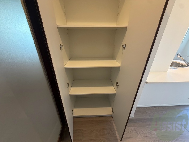 収納　収納もバッチリあるのでお部屋が片付きますよ！