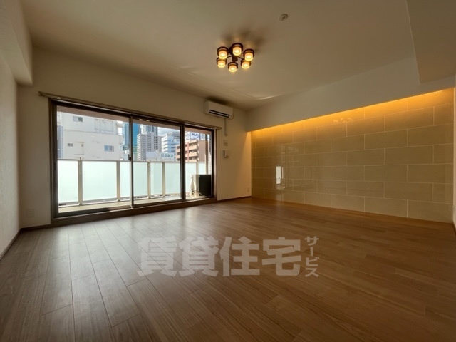 地下鉄谷町線 中崎町駅 徒歩7分 15階建 築2年の居間写真