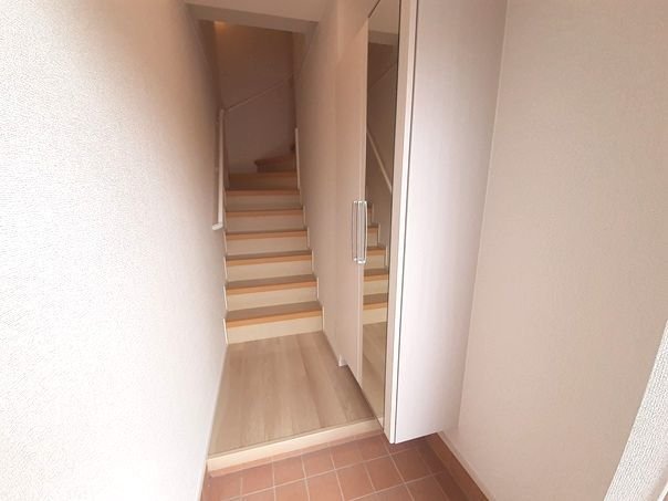玄関　収納もある玄関です