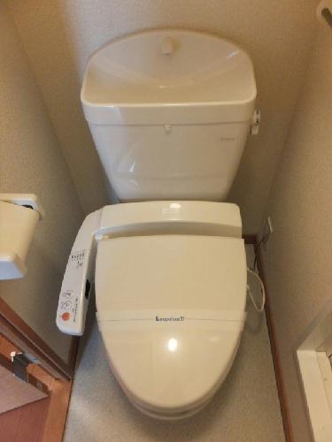 トイレ　温水洗浄便座付です