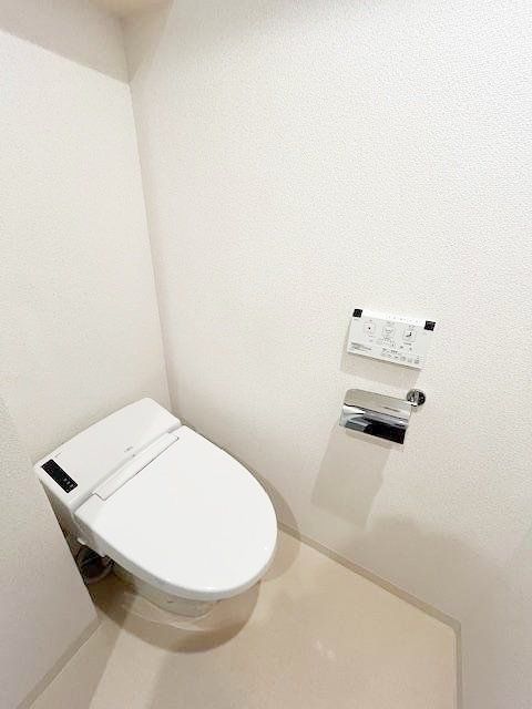 トイレ　同間取り別部屋参考写真