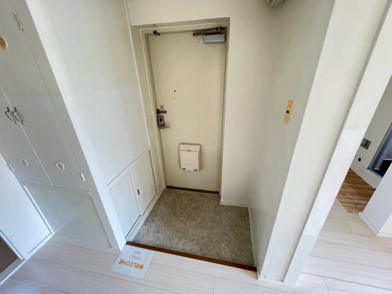 玄関　別部屋タイプ