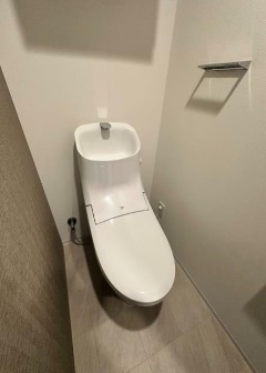 東京メトロ日比谷線 入谷駅 徒歩4分 13階建 築4年のトイレ写真