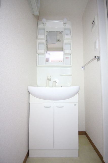 洗面設備　※別室の参考写真です。