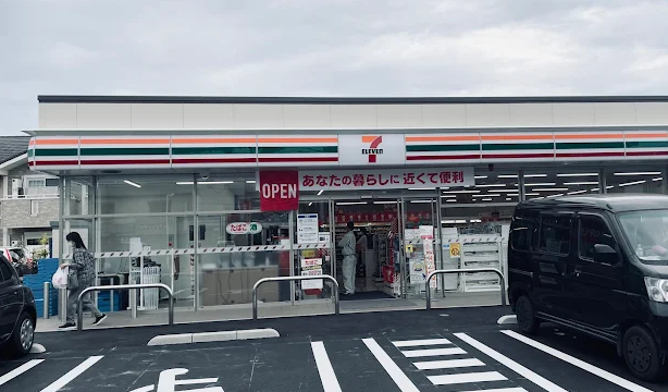 コンビニ　セブンイレブン日野南平7丁目店（コンビニ）まで485m