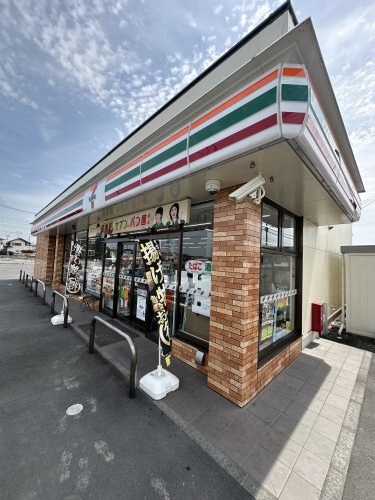 コンビニ　セブンイレブン熊谷大幡中学校前（コンビニ）まで764m