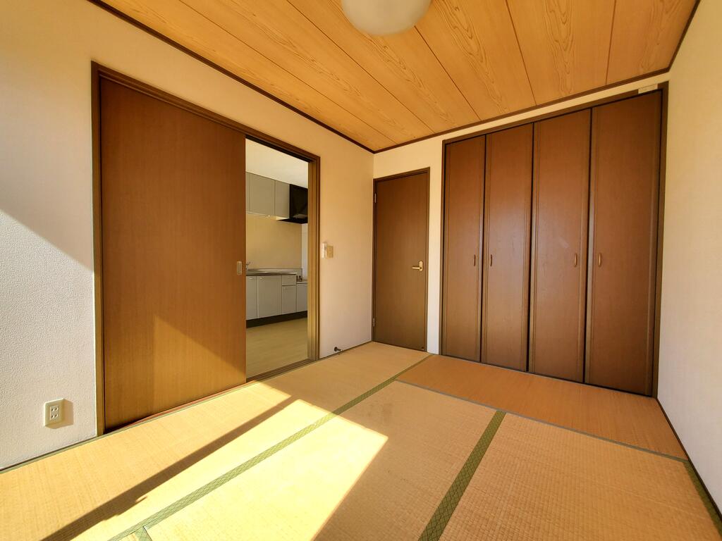 コーポヤナギダの居間写真