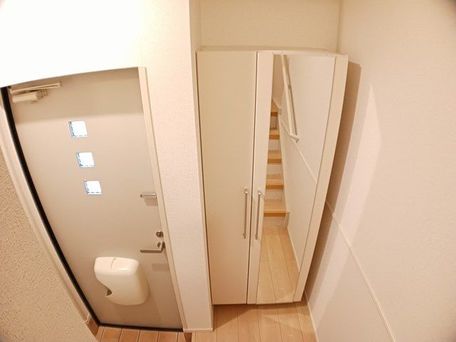 レフィナード・コンドミニオの玄関写真
