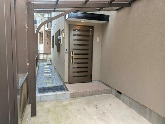 ＪＲ成田線 東我孫子駅 徒歩3分 2階建 築32年の玄関写真