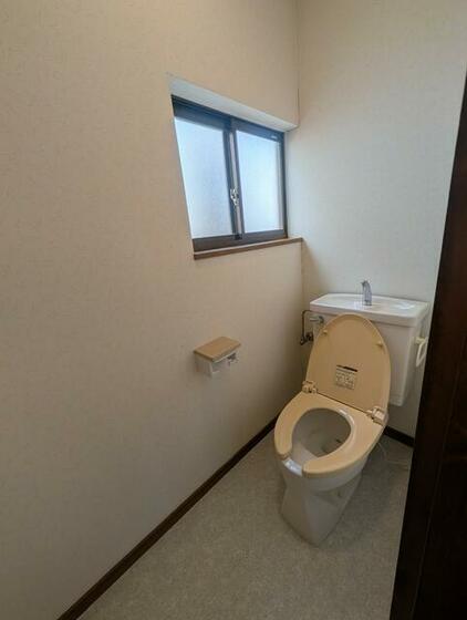 ＪＲ成田線 東我孫子駅 徒歩3分 2階建 築32年のトイレ写真