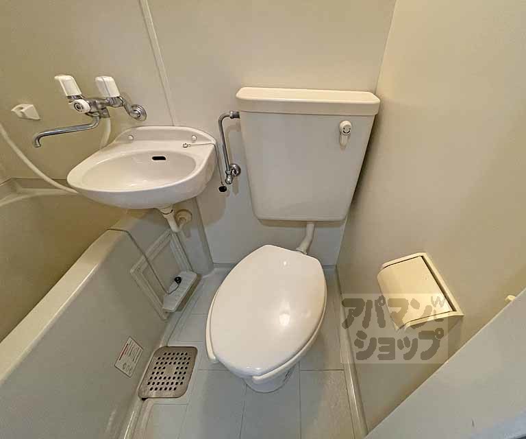 京の五条GREENHOUSEのトイレ写真