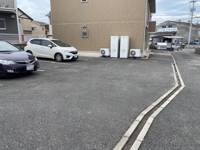 駐車場　駐車スペースもあります☆