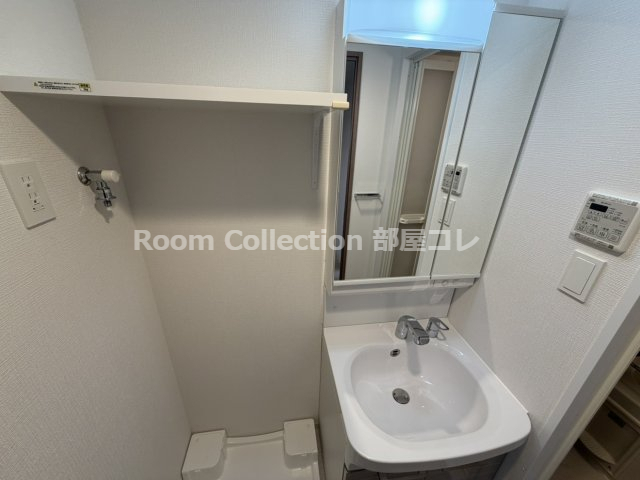 洗面設備　※同物件他部屋写真 反転、色違いの場合有 現況優先