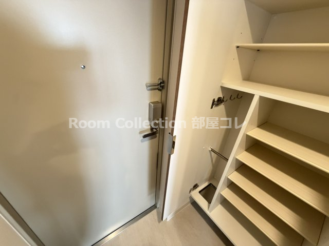 玄関　※同物件他部屋写真 反転、色違いの場合有 現況優先