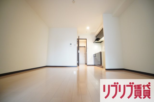 ＪＲ総武線 千葉駅 徒歩7分 4階建 築15年の居間写真