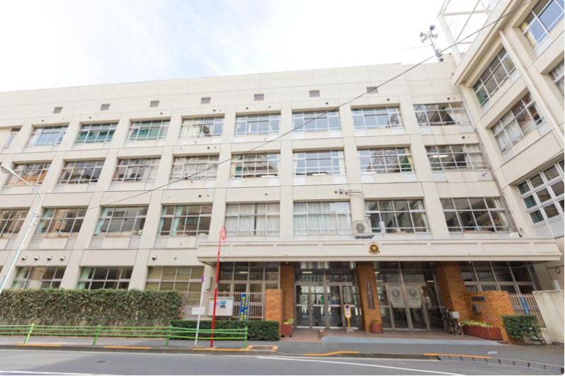 中学校　中央区立銀座中学校（中学校）まで1219m