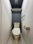 トイレ　落ち着きのあるオシャレなトイレになります。温水洗浄便座です。