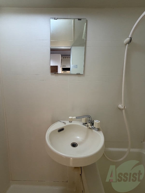 洗面設備　洗面はコンパクトですが使いやすくなっていますね。